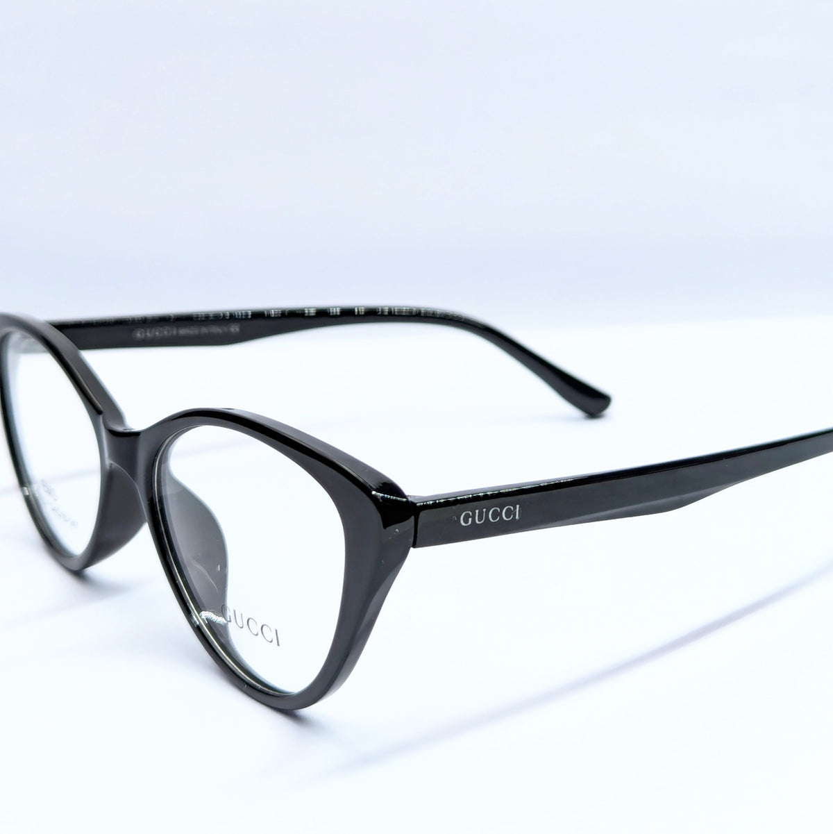 GUCCI CATS EYE BLACK